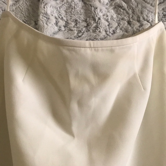 Le Suit Petite White Flared Hem - Picture 4 of 9